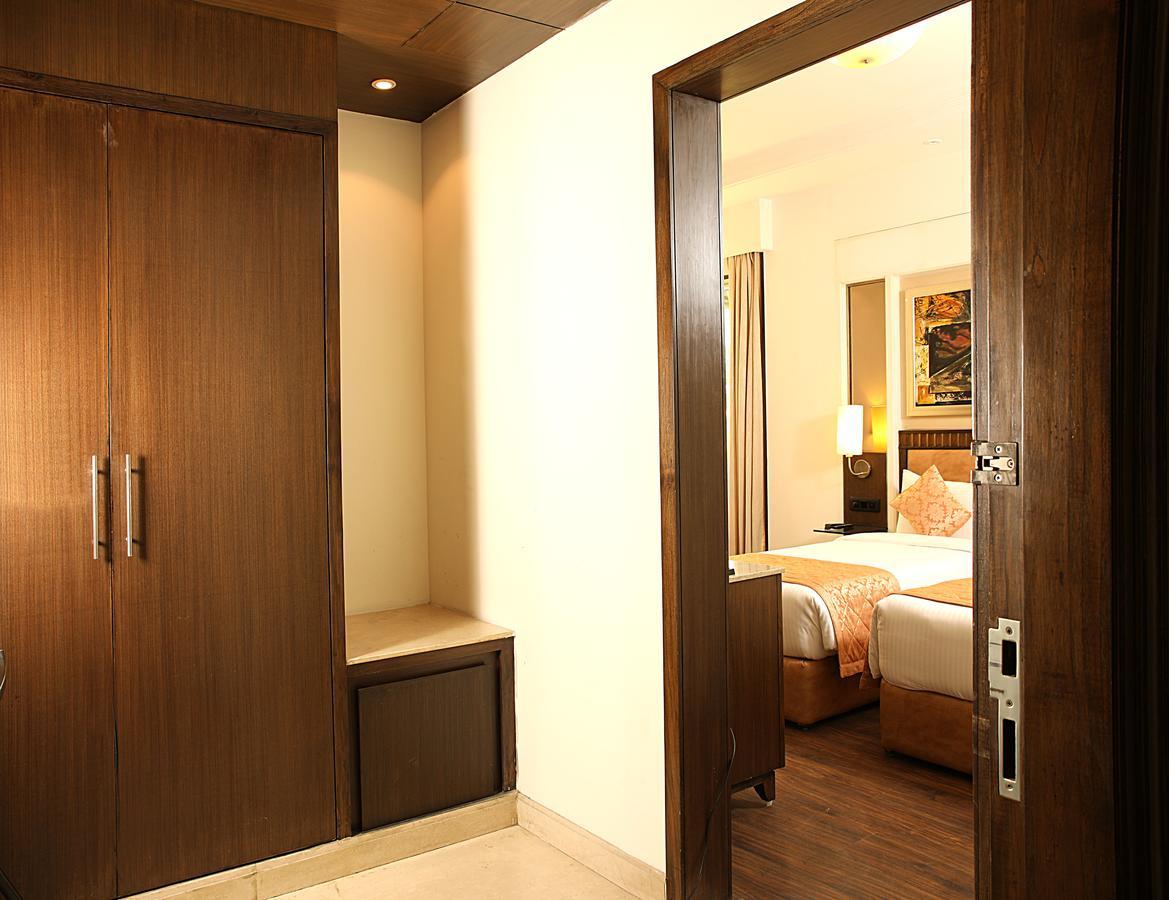 Inde Hotel Signature Tower คูร์เคาน์ ภายนอก รูปภาพ