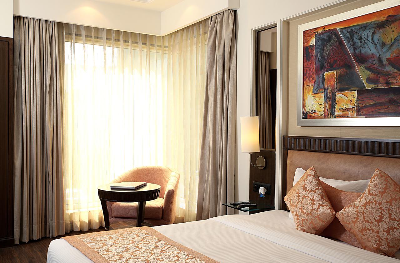 Inde Hotel Signature Tower คูร์เคาน์ ภายนอก รูปภาพ