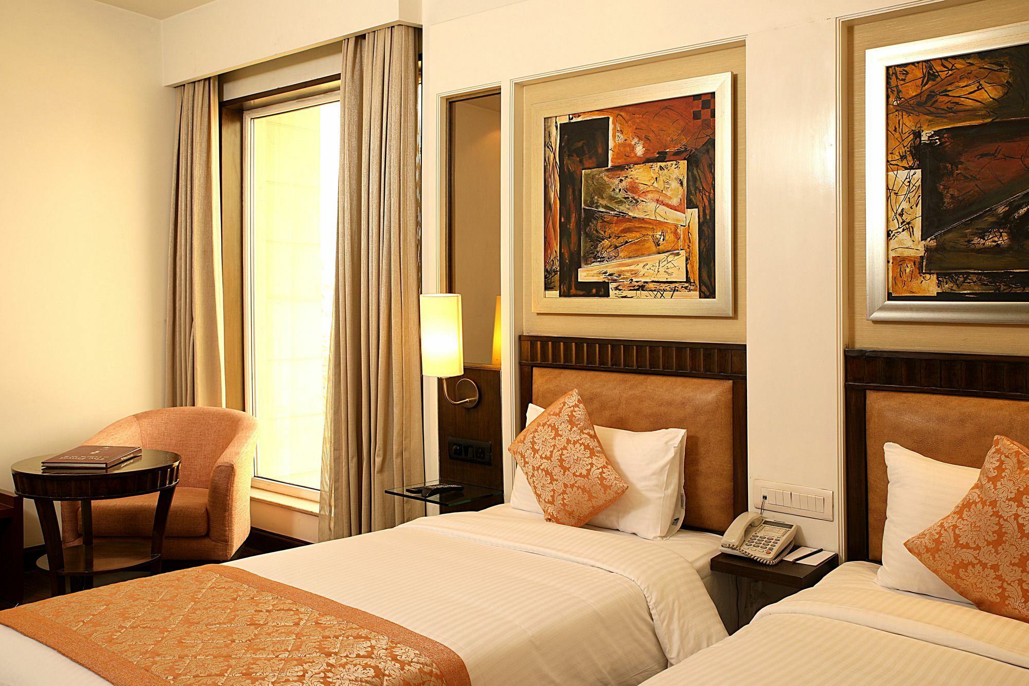 Inde Hotel Signature Tower คูร์เคาน์ ภายนอก รูปภาพ